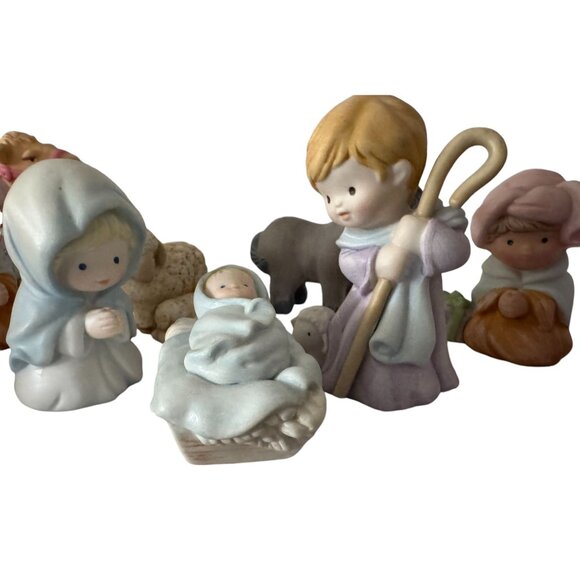 Heavenly Blessings Nativity Collection 11-Piece Set 1986-87 Avon - Picture 9 of 16